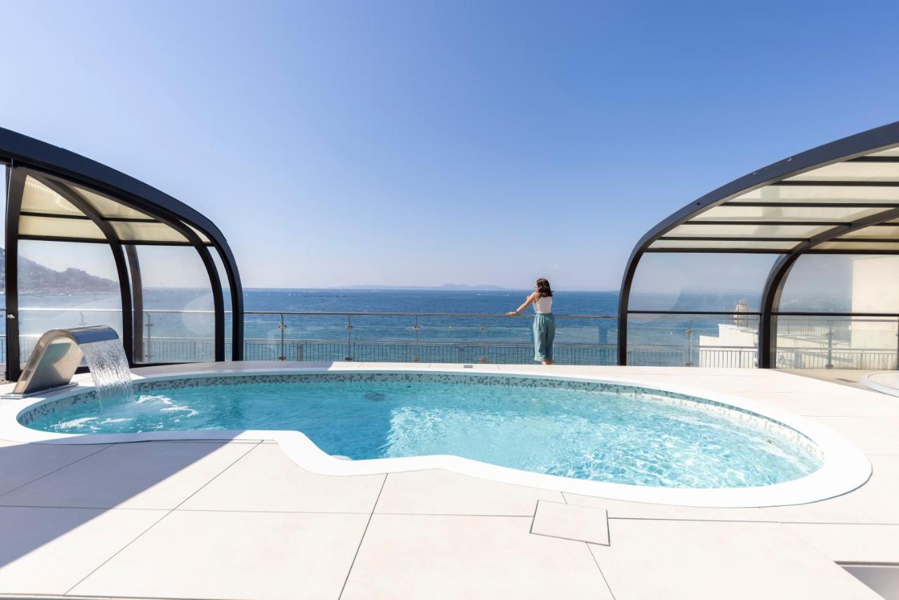 Hotel & Terraza 4 Sup Roses